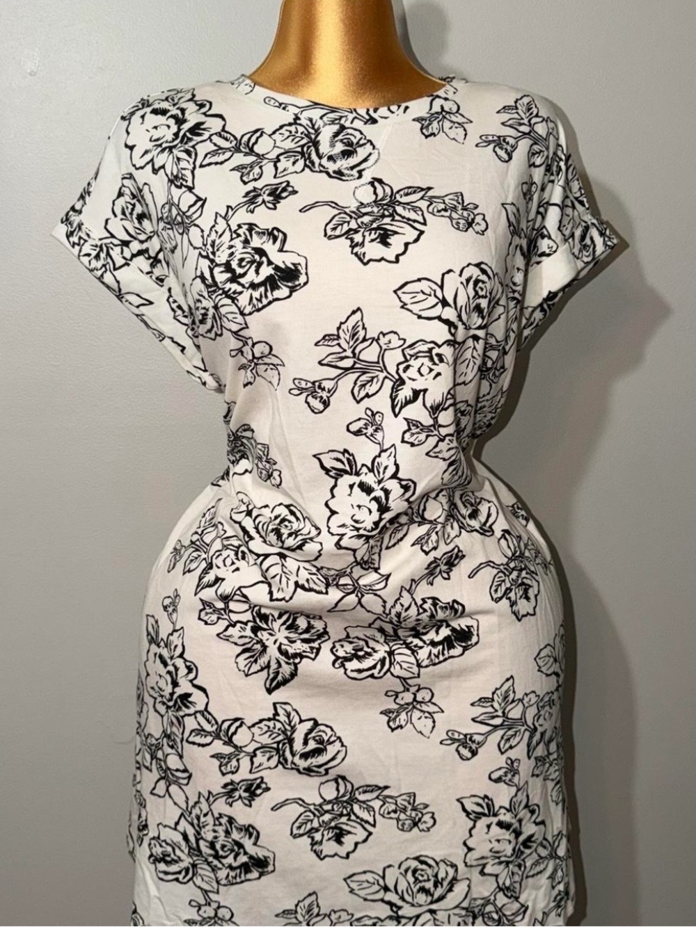 Women's Black & White Floral Shift Dress